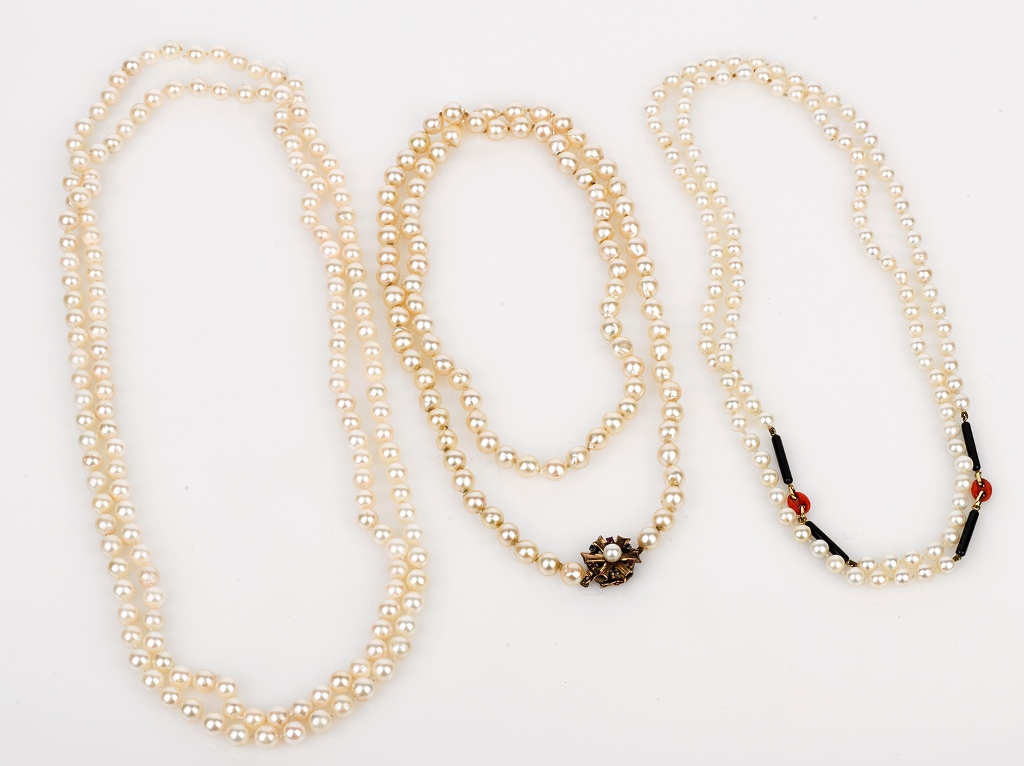 Three Various Ropes of Pearls - Shapiro Auctioneers