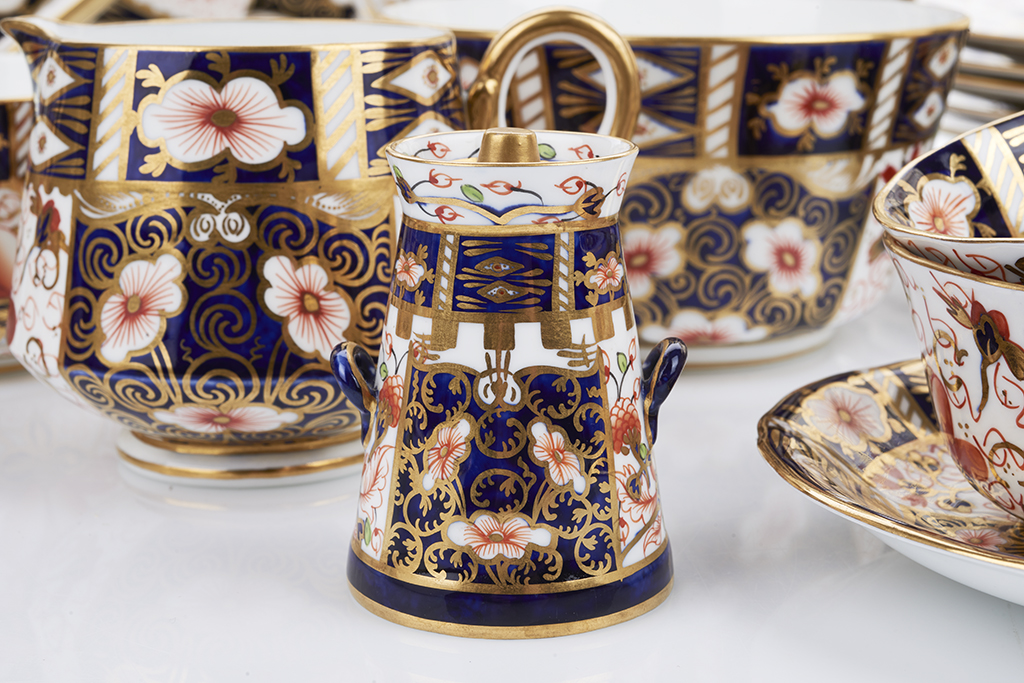 Royal Crown Derby Shapiro Auctioneers   260 278 2 